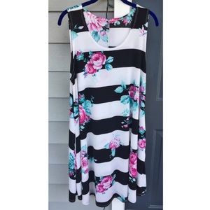 Striped Floral Dress with Pockets Sz XXL
